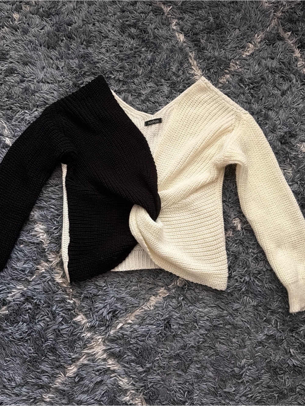 Boohoo Two-Tone Black & Cream Twist V-Neck Sweater